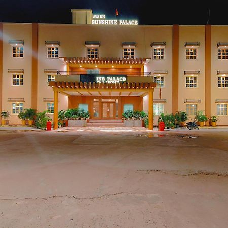 Avadh Sunshine Palace Hotel And Resort Ayodhya Esterno foto