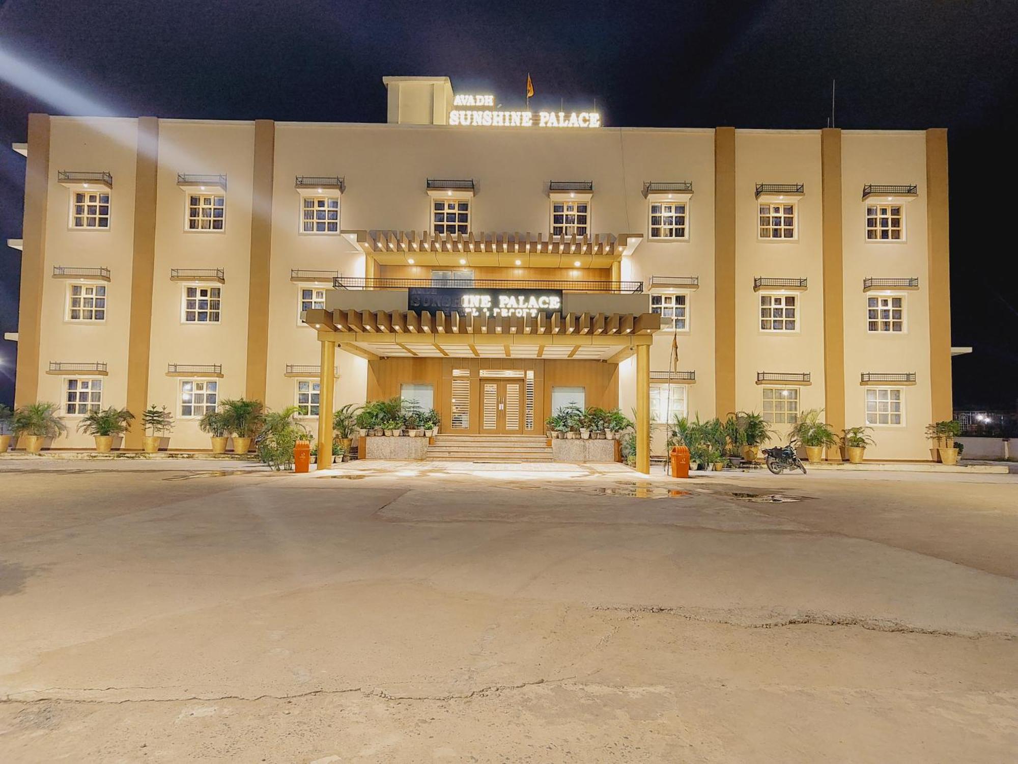 Avadh Sunshine Palace Hotel And Resort Ayodhya Esterno foto