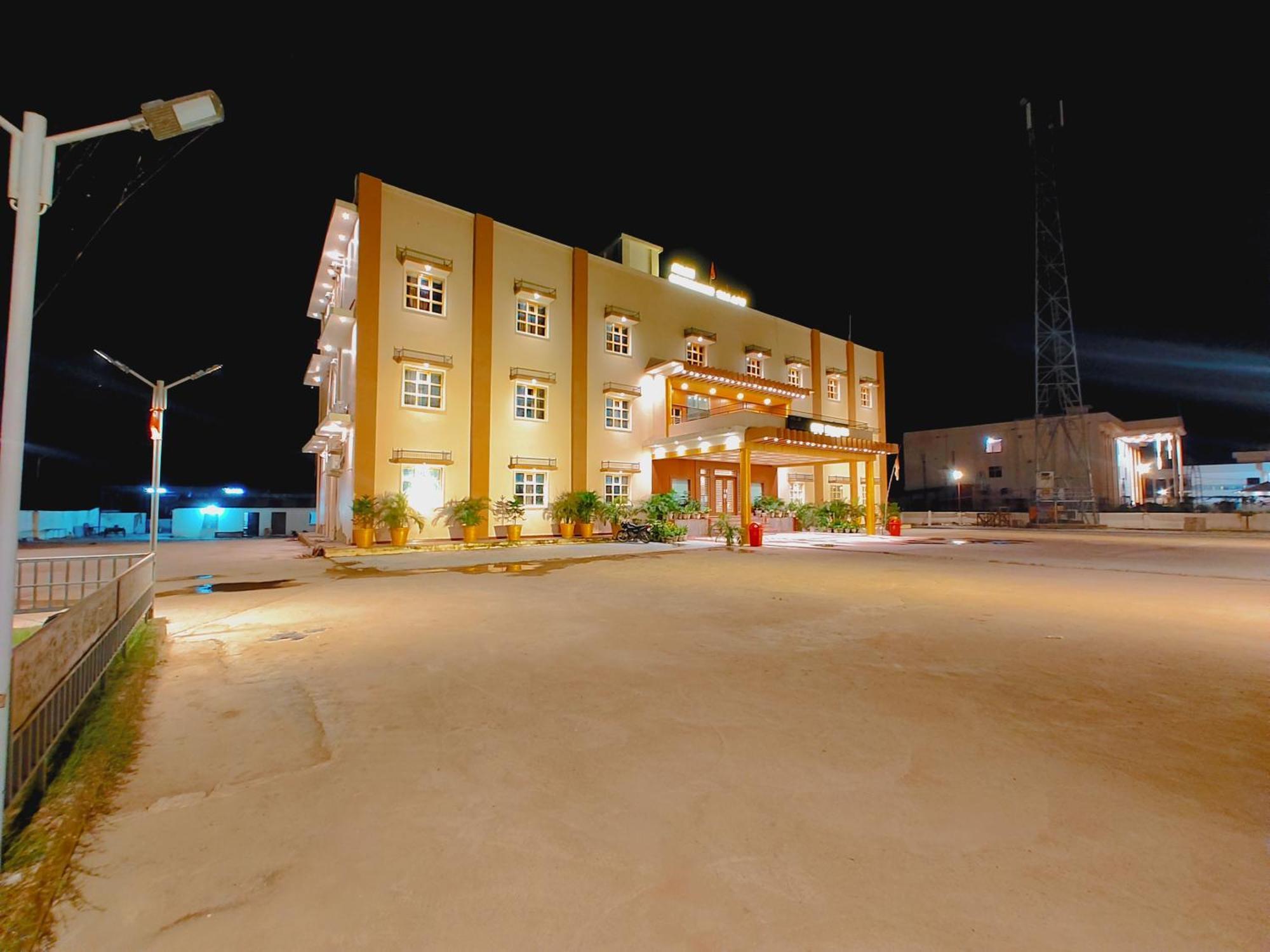 Avadh Sunshine Palace Hotel And Resort Ayodhya Esterno foto