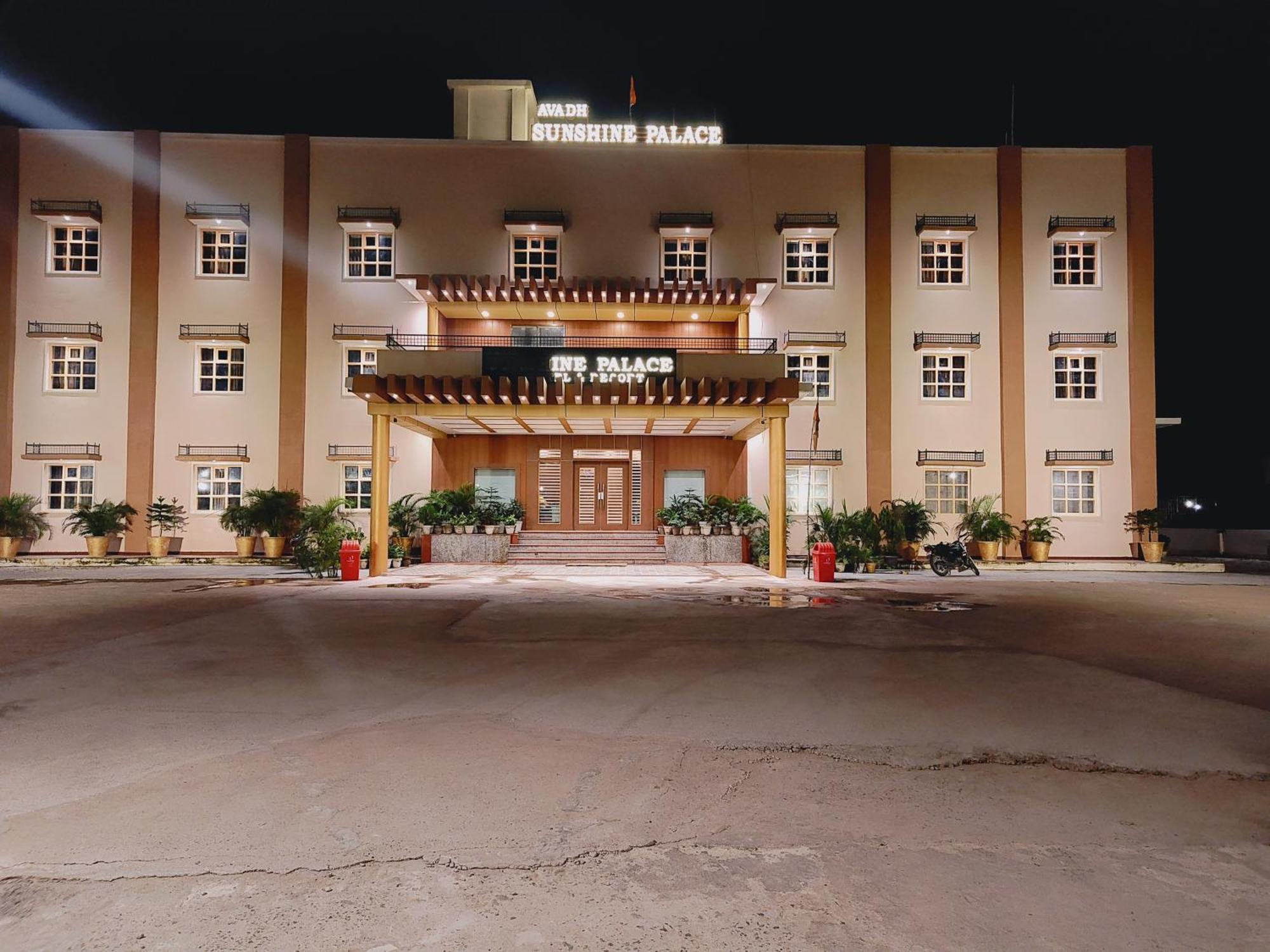 Avadh Sunshine Palace Hotel And Resort Ayodhya Esterno foto