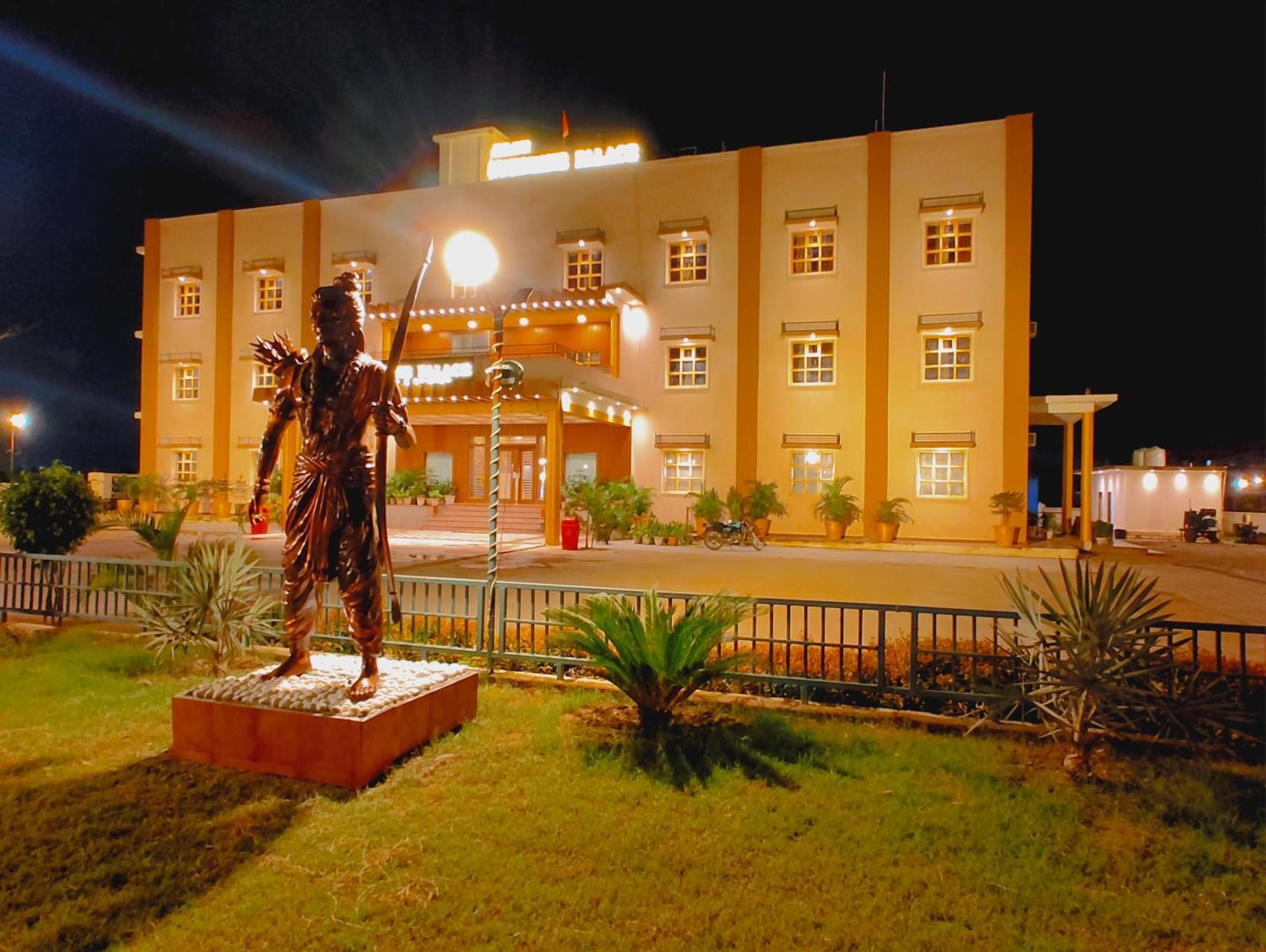 Avadh Sunshine Palace Hotel And Resort Ayodhya Esterno foto