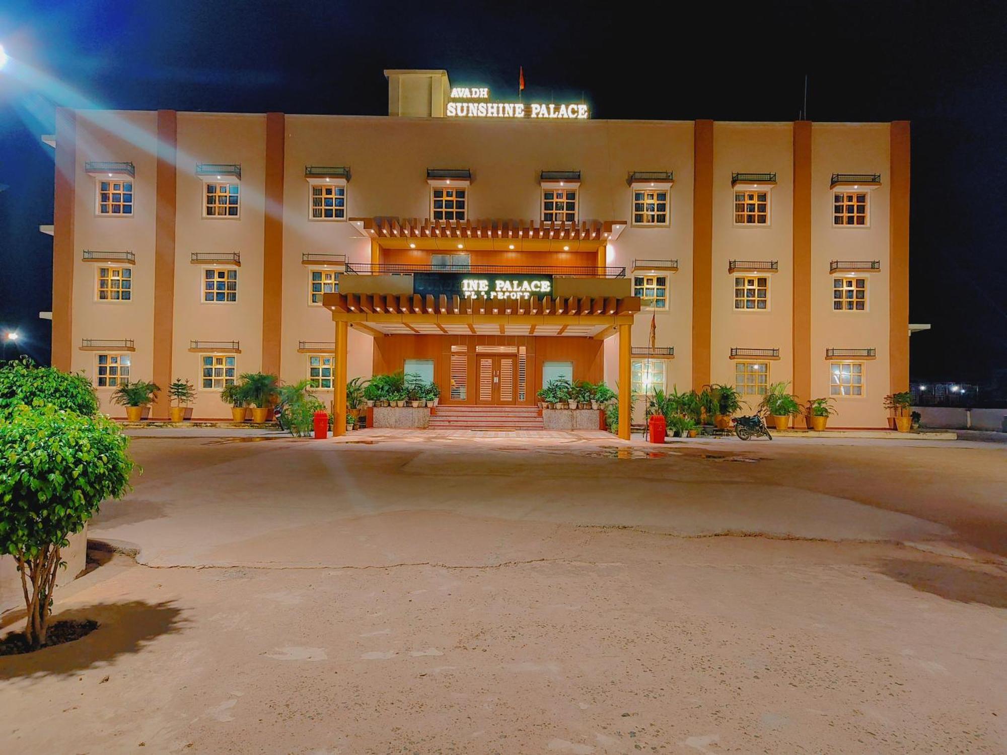 Avadh Sunshine Palace Hotel And Resort Ayodhya Esterno foto