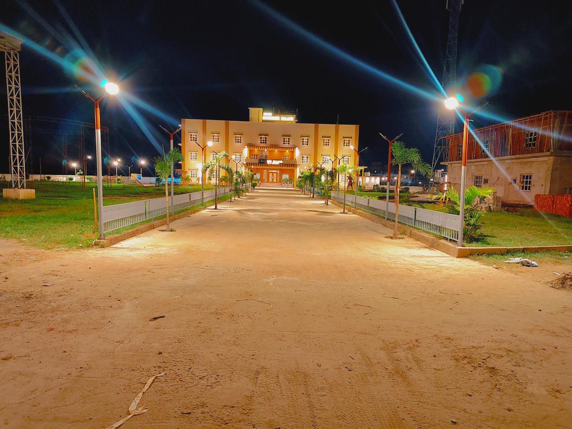 Avadh Sunshine Palace Hotel And Resort Ayodhya Esterno foto