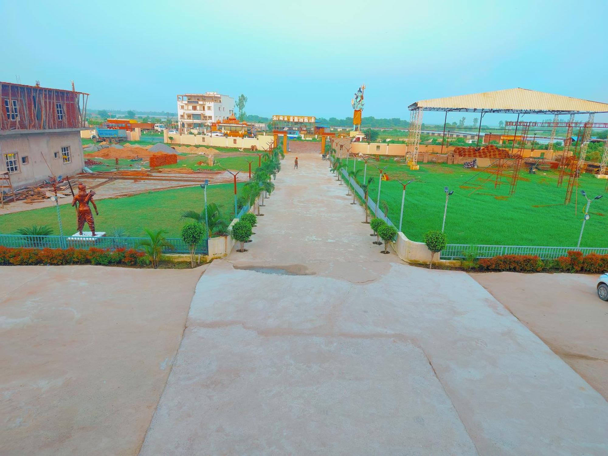 Avadh Sunshine Palace Hotel And Resort Ayodhya Esterno foto