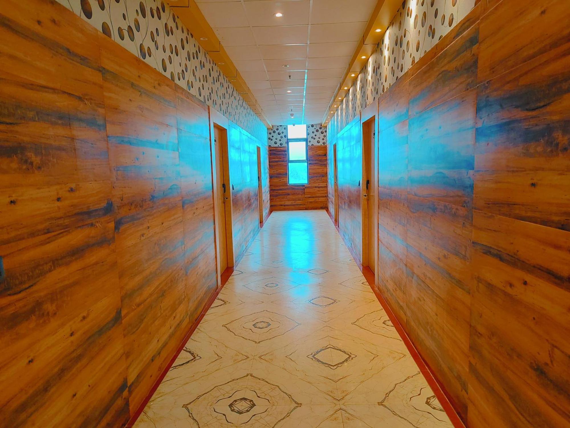 Avadh Sunshine Palace Hotel And Resort Ayodhya Esterno foto